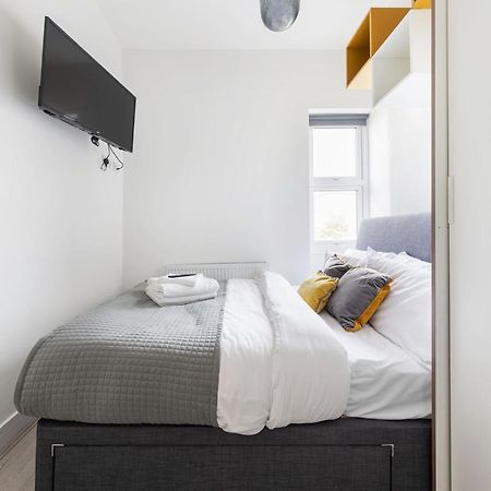 Functional Budget Stay With Wi-Fi And Laundry Facilities Near Tube Station 런던 외부 사진