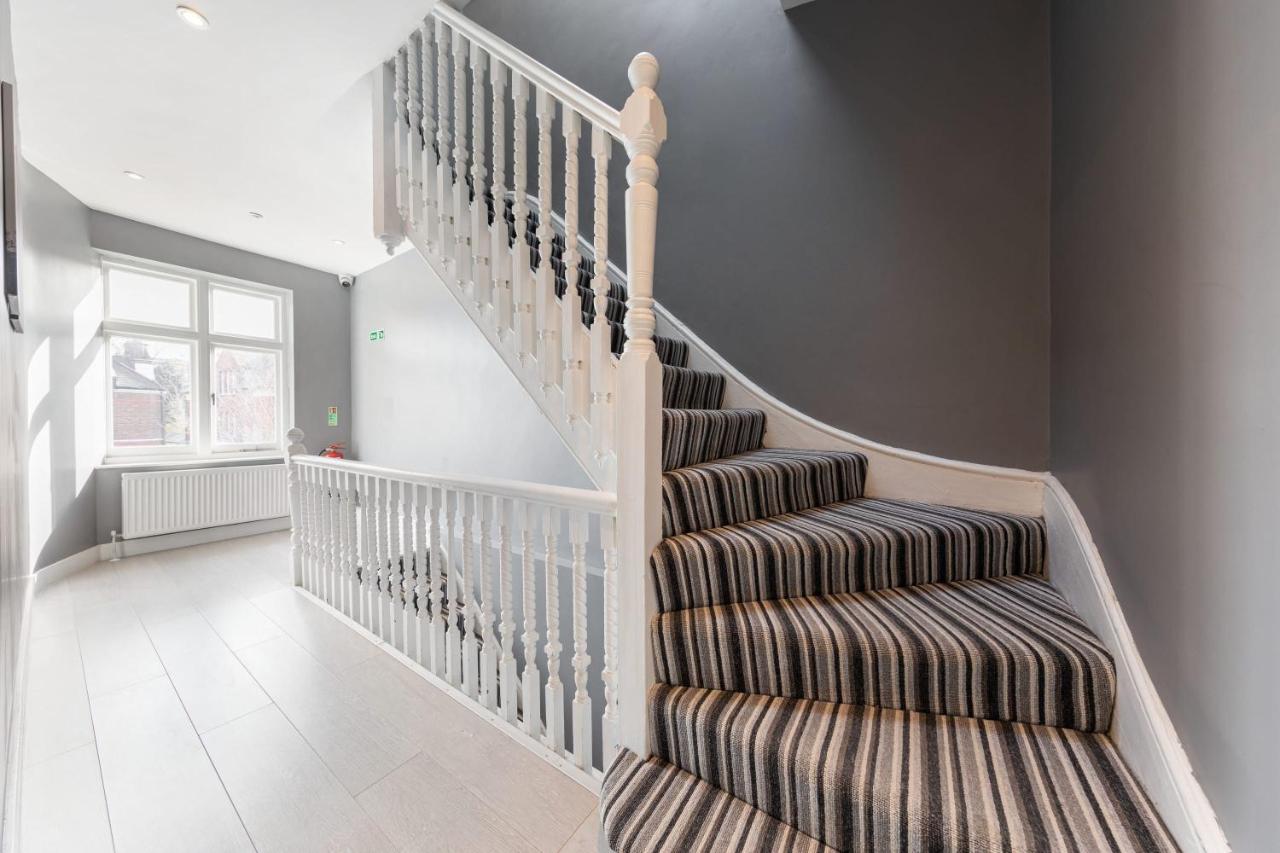 Functional Budget Stay With Wi-Fi And Laundry Facilities Near Tube Station 런던 외부 사진